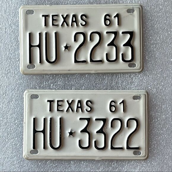 (2) Vintage Cereal Box Bicycle License Plates Texas 1961 - Picture 2 of 9